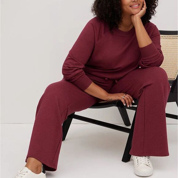 Torrid Classic Fit Flare Pant - Ultra Soft Fleece 3X - Picture 5 of 5